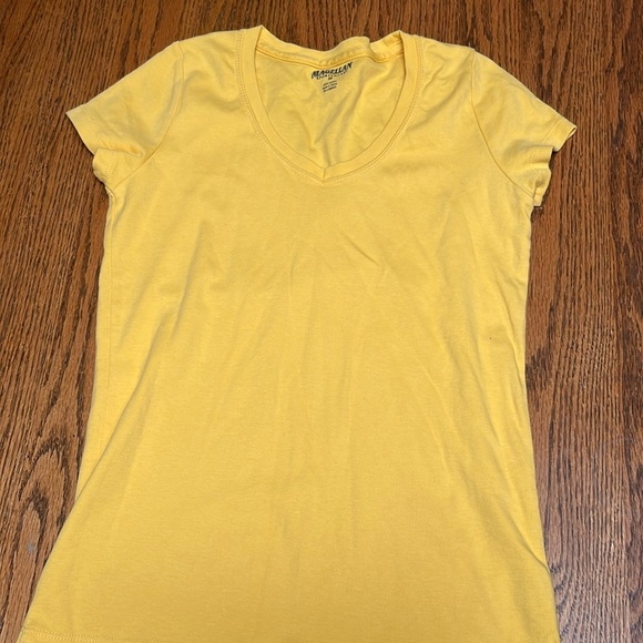 Magellan Outdoors‎ Yellow Short Sleeve Tee - Picture 1 of 4
